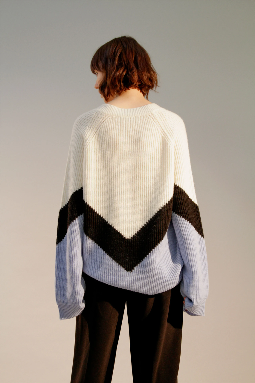 Comfort And Wearability Of Robert Rodriguez Clothing Poncho Comfort And Wearability Of Robert Rodriguez Clothing Poncho